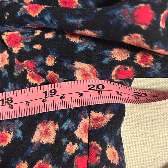 J. Crew V Neck Pink Floral Blouse - Picture 9 of 10